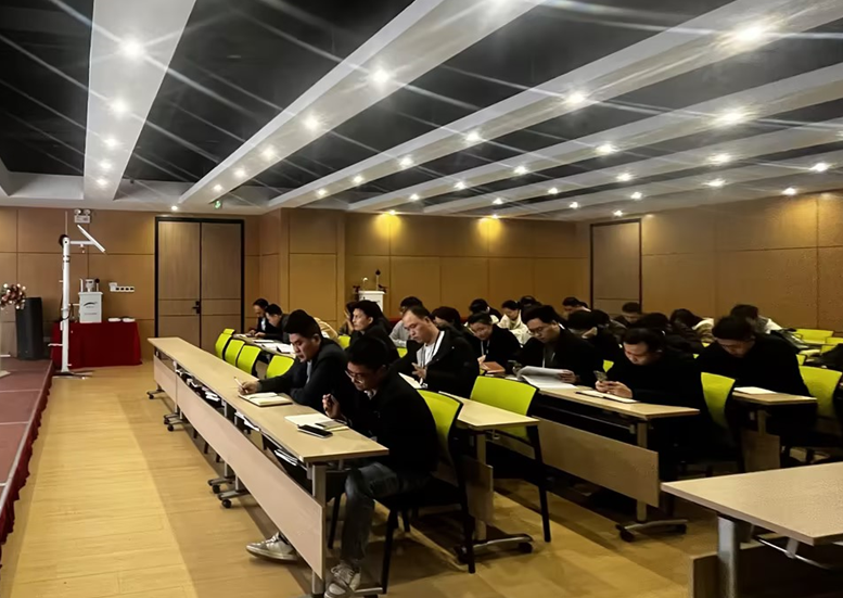 深化解決方案能力，賦能客戶服務